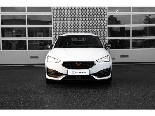 CUPRA Leon Sportstourer 1.4 e-Hybrid 245pk VZ Performance | Trekhaak | Achteruitrijcamera | Dodehoeksensor | 19" | Keyless ActivLease financial lease