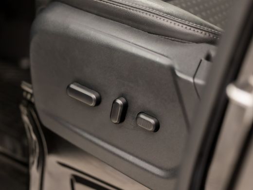 Ford Transit Custom 320 2.0 TDCI L2H1 Sport 185Pk Automaat (APPLE CARPLAY, GROOT NAVI, CAMERA, LEDER, XENON, PARKEERS... ActivLease financial lease