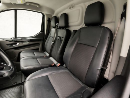 Ford Transit Custom 320 2.0 TDCI L2H1 Sport 185Pk Automaat (APPLE CARPLAY, GROOT NAVI, CAMERA, LEDER, XENON, PARKEERS... ActivLease financial lease