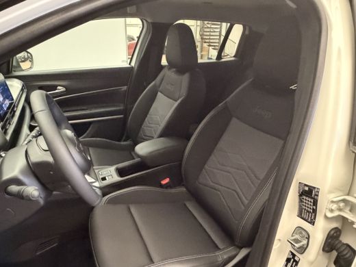 Jeep Avenger Summit 54 kWh Navigatie | Climate | Apple Carplay/Android Auto | | Achteruitrijcamera | Cruise co... ActivLease financial lease