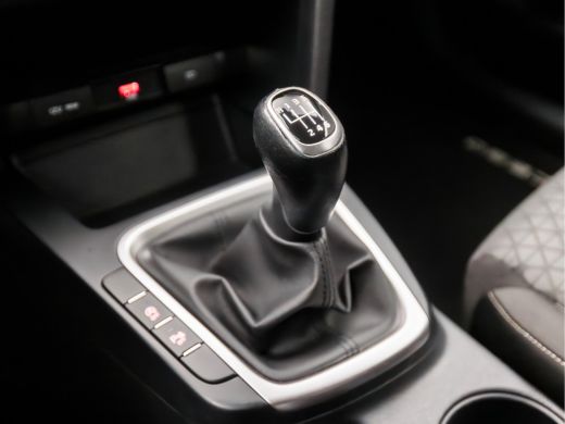 Kia Ceed Sportswagon 1.0 T-GDi DynamicLine (APPLE CARPLAY, GROOT NAVI, CAMERA, XENON, GETINT GLAS, SPORTSTOELEN, PARKE... ActivLease financial lease