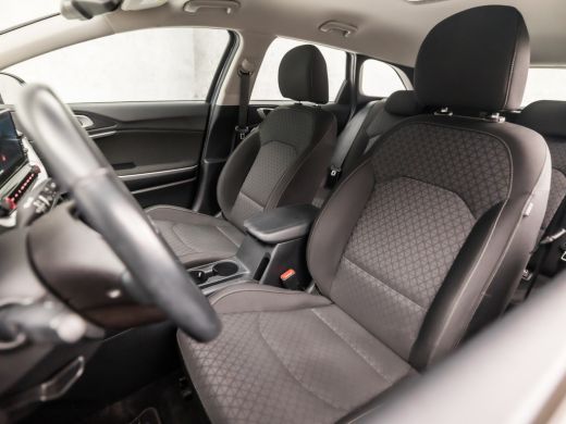 Kia Ceed Sportswagon 1.0 T-GDi DynamicLine (APPLE CARPLAY, GROOT NAVI, CAMERA, XENON, GETINT GLAS, SPORTSTOELEN, PARKE... ActivLease financial lease