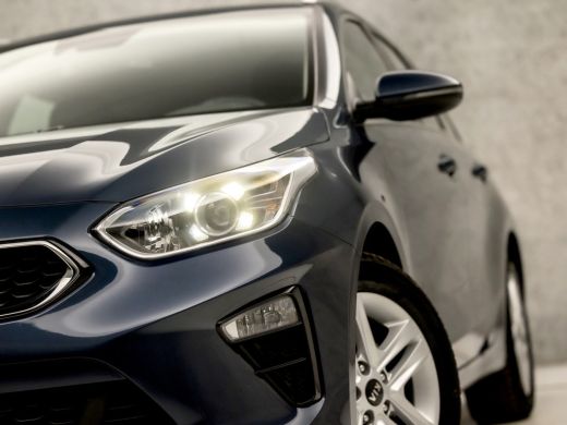 Kia Ceed Sportswagon 1.0 T-GDi DynamicLine (APPLE CARPLAY, GROOT NAVI, CAMERA, XENON, GETINT GLAS, SPORTSTOELEN, PARKE... ActivLease financial lease