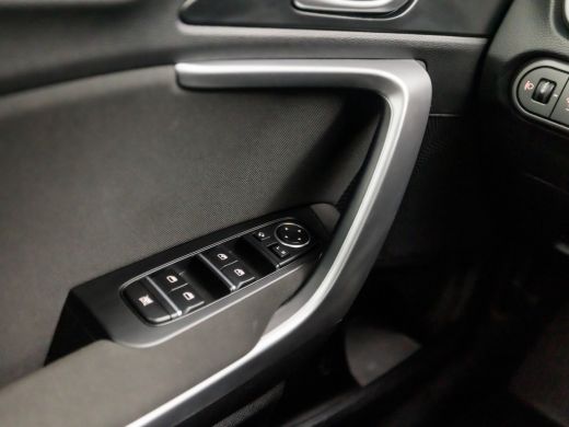 Kia Ceed Sportswagon 1.0 T-GDi DynamicLine (APPLE CARPLAY, GROOT NAVI, CAMERA, XENON, GETINT GLAS, SPORTSTOELEN, PARKE... ActivLease financial lease