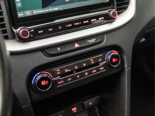 Kia Ceed Sportswagon 1.0 T-GDi DynamicLine (APPLE CARPLAY, GROOT NAVI, CAMERA, XENON, GETINT GLAS, SPORTSTOELEN, PARKE... ActivLease financial lease