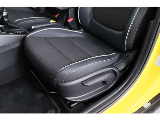 Kia Stonic 1.0 T-GDi MHEV GT-Line | Automaat | Trekhaak | Stoel-/Stuurverwarming | Camera | Keyless | Adapti... ActivLease financial lease