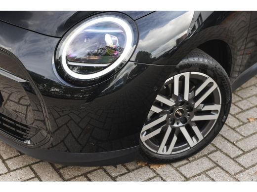 Mini 3-Deurs Cooper E / Classic / Pakket S / 17 inch Parallel Spoke 2-tone ActivLease financial lease