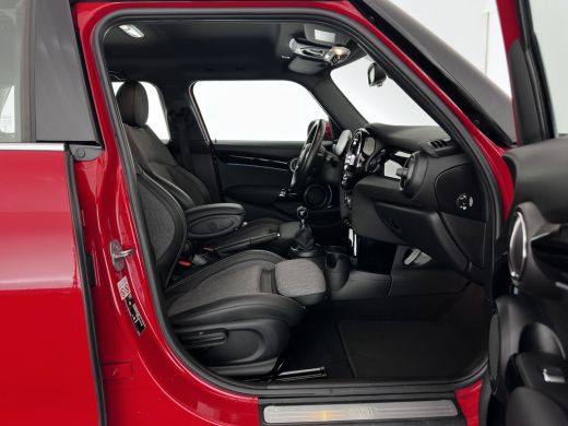 Mini Cooper 1.5 Cooper Business Edition (INCL-BTW) *LEATHER-FABRIC | FULL-LED | DIGI-COCKPIT | SPORT-SEATS | ... ActivLease financial lease