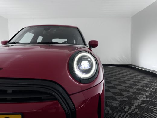 Mini Cooper 1.5 Cooper Business Edition (INCL-BTW) *LEATHER-FABRIC | FULL-LED | DIGI-COCKPIT | SPORT-SEATS | ... ActivLease financial lease