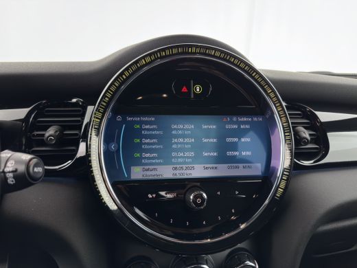 Mini Cooper 1.5 Cooper Business Edition (INCL-BTW) *LEATHER-FABRIC | FULL-LED | DIGI-COCKPIT | SPORT-SEATS | ... ActivLease financial lease