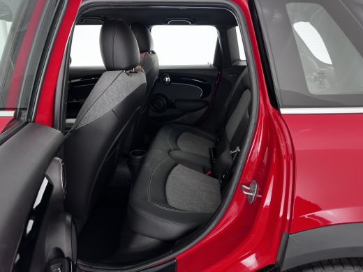 Mini Cooper 1.5 Cooper Business Edition (INCL-BTW) *LEATHER-FABRIC | FULL-LED | DIGI-COCKPIT | SPORT-SEATS | ... ActivLease financial lease