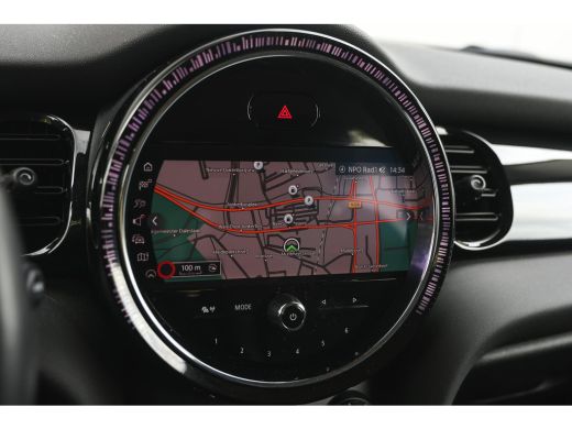 Mini Cooper Cooper Automaat / Sportstoelen / Comfort Access / Stuurverwarming / LED / Stoelverwarming / Airco... ActivLease financial lease