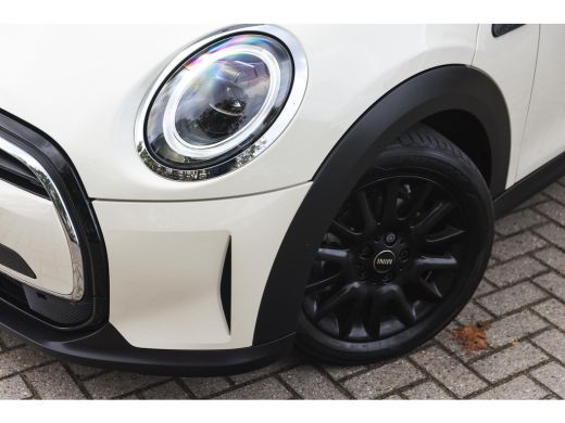Mini Cooper Cooper Automaat / Sportstoelen / Comfort Access / Stuurverwarming / LED / Stoelverwarming / Airco... ActivLease financial lease