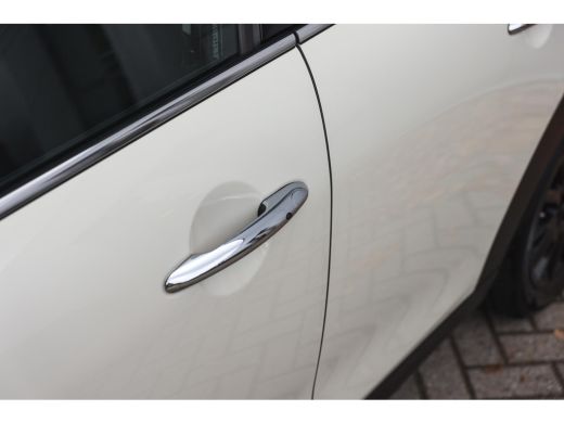 Mini Cooper Cooper Automaat / Sportstoelen / Comfort Access / Stuurverwarming / LED / Stoelverwarming / Airco... ActivLease financial lease