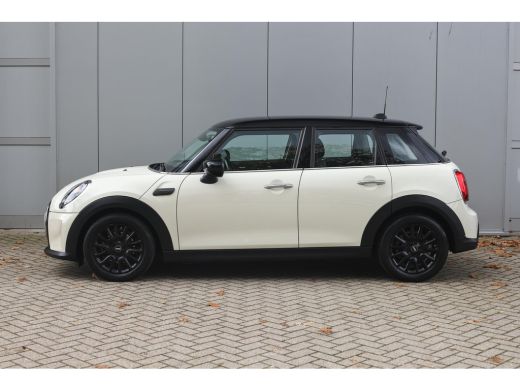 Mini Cooper Cooper Automaat / Sportstoelen / Comfort Access / Stuurverwarming / LED / Stoelverwarming / Airco... ActivLease financial lease