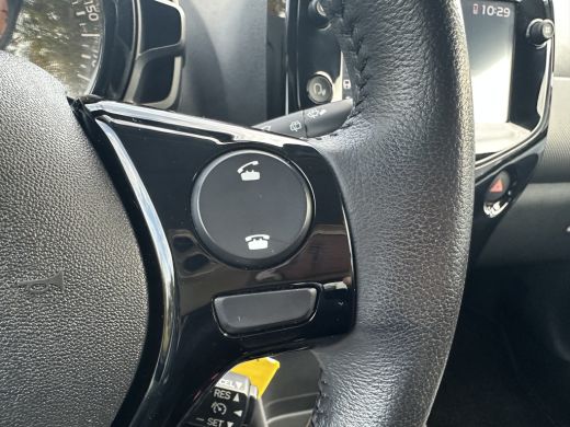 Peugeot 108 1.0 e-VTi Allure | APPLE CARPLAY/ANDROID AUTO| CAMERA| CLIMATE CONTROL| MISTLAMP VOOR| ActivLease financial lease