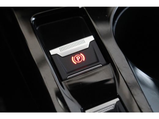 Peugeot 2008 1.2 Hybrid 136 Allure | Cruise | Carplay | Clima | DAB | Parkeersens. V+A | LED | LMV 17" | Cruis... ActivLease financial lease