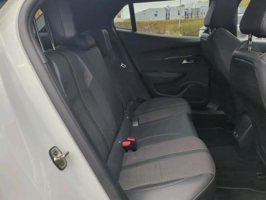 Peugeot 2008 1.2 PureTech GT | Automaat | Navigatie | Camera | Panorama/schuifdak | Full LED | 75.000km | ActivLease financial lease