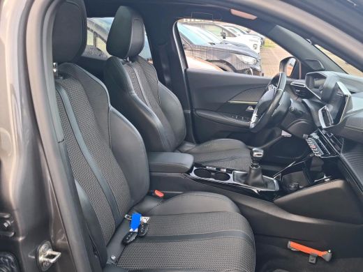 Peugeot 2008 1.2 PureTech GT-Line | Navigatie | Camera | Panorama/schuifdak | Stoelverwarming | Alarm | Full L... ActivLease financial lease