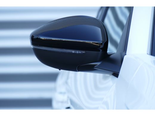 Peugeot 208 1.2 HYBRID 110PK STYLE AUTOMAAT / NAVI / CLIMA / LED / PDC / CRUISECONTROL / I-COCKPIT / 1E EIGEN... ActivLease financial lease