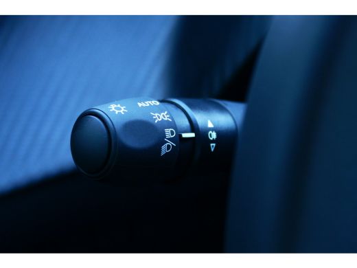 Peugeot 208 1.2 HYBRID 110PK STYLE AUTOMAAT / NAVI / CLIMA / LED / PDC / CRUISECONTROL / I-COCKPIT / 1E EIGEN... ActivLease financial lease