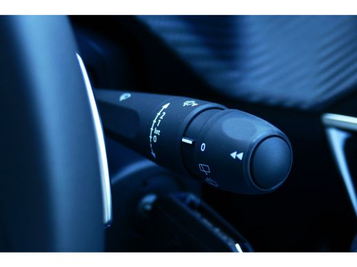 Peugeot 208 1.2 HYBRID 110PK STYLE AUTOMAAT / NAVI / CLIMA / LED / PDC / CRUISECONTROL / I-COCKPIT / 1E EIGEN... ActivLease financial lease