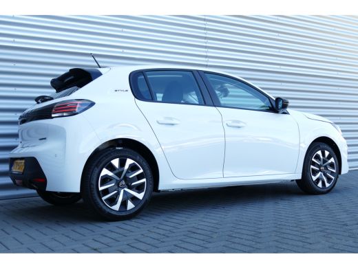Peugeot 208 1.2 HYBRID 110PK STYLE AUTOMAAT / NAVI / CLIMA / LED / PDC / CRUISECONTROL / I-COCKPIT / 1E EIGEN... ActivLease financial lease