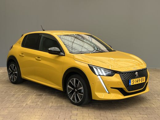 Peugeot 208 1.2 PureTech GT | Apple Carplay/Android Auto|telefoonintegratie premium | Cruise control | Lichtm... ActivLease financial lease