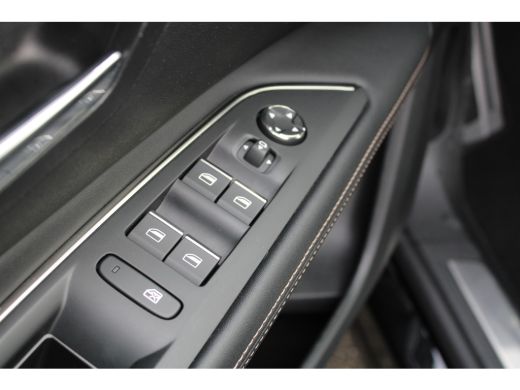 Peugeot 3008 1.6 HYbrid 225 GT Pack Business | Navigatie | Camera voor + achter | Focal | Comfortstoelen | Bla... ActivLease financial lease