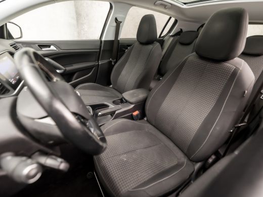 Peugeot 308 1.2 PureTech Sport Deluxe (PANORAMADAK, APPLE CARPLAY, GROOT NAVI, CLIMATE, SPORTSTOELEN, GETINT ... ActivLease financial lease