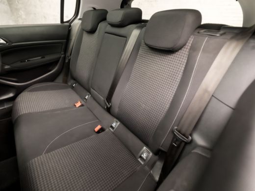 Peugeot 308 1.2 PureTech Sport Deluxe (PANORAMADAK, APPLE CARPLAY, GROOT NAVI, CLIMATE, SPORTSTOELEN, GETINT ... ActivLease financial lease