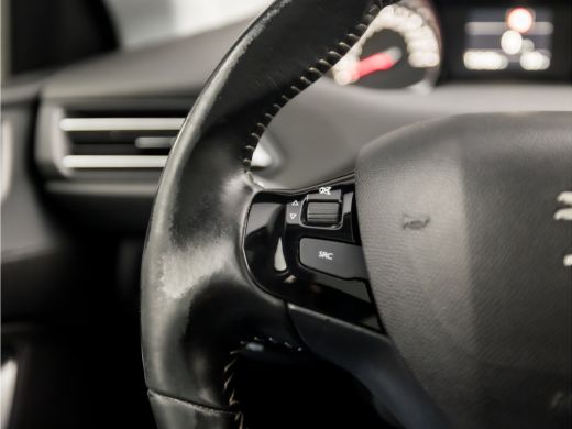 Peugeot 308 1.2 PureTech Sport Deluxe (PANORAMADAK, APPLE CARPLAY, GROOT NAVI, CLIMATE, SPORTSTOELEN, GETINT ... ActivLease financial lease