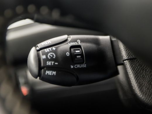 Peugeot 308 1.2 PureTech Sport Deluxe (PANORAMADAK, APPLE CARPLAY, GROOT NAVI, CLIMATE, SPORTSTOELEN, GETINT ... ActivLease financial lease