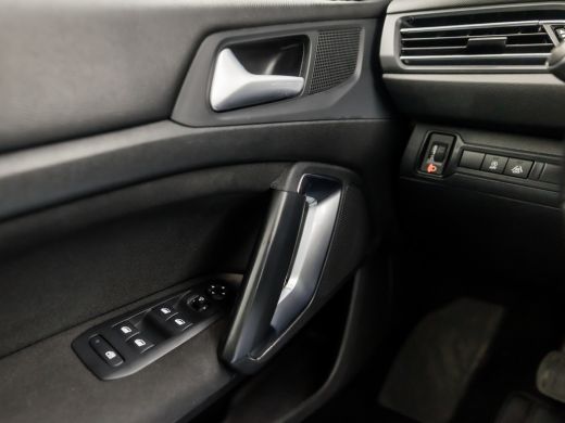 Peugeot 308 1.2 PureTech Sport Deluxe (PANORAMADAK, APPLE CARPLAY, GROOT NAVI, CLIMATE, SPORTSTOELEN, GETINT ... ActivLease financial lease