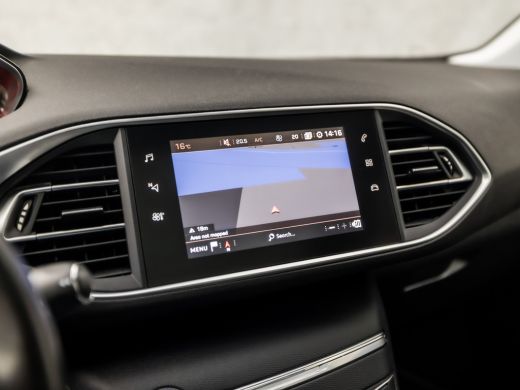 Peugeot 308 1.2 PureTech Sport Deluxe (PANORAMADAK, APPLE CARPLAY, GROOT NAVI, CLIMATE, SPORTSTOELEN, GETINT ... ActivLease financial lease