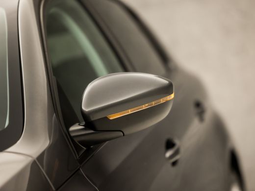 Peugeot 308 1.2 PureTech Sport Deluxe (PANORAMADAK, APPLE CARPLAY, GROOT NAVI, CLIMATE, SPORTSTOELEN, GETINT ... ActivLease financial lease