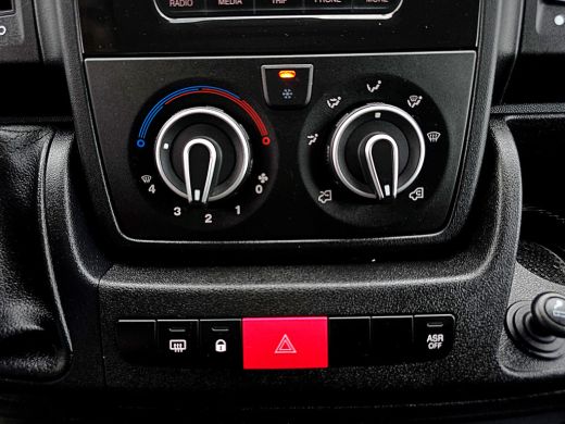 Peugeot Boxer 435 2.2 BlueHDi L4 H3 - 165 Pk - Euro 6 - Airco - ParkeerCamera - Laadklep ActivLease financial lease