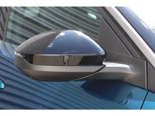 Peugeot e-3008 73KWH GT AVANTAGE 214PK / NAVI / LEDER / CLIMA / FULL-LED / 20" LMV / KEYLESS / WARMTEPOMP / ALCA... ActivLease financial lease