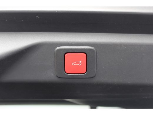 Peugeot e-3008 73KWH GT AVANTAGE 214PK / NAVI / LEDER / CLIMA / FULL-LED / 20" LMV / KEYLESS / WARMTEPOMP / ALCA... ActivLease financial lease