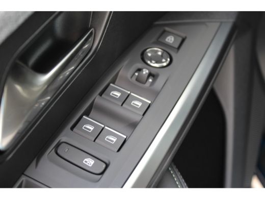 Peugeot e-3008 73KWH GT AVANTAGE 214PK / NAVI / LEDER / CLIMA / FULL-LED / 20" LMV / KEYLESS / WARMTEPOMP / ALCA... ActivLease financial lease