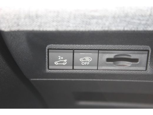 Peugeot e-3008 73KWH GT AVANTAGE 214PK / NAVI / LEDER / CLIMA / FULL-LED / 20" LMV / KEYLESS / WARMTEPOMP / ALCA... ActivLease financial lease