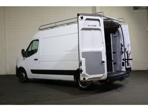 Renault Master 2.3 dCi 135pk L2 H2 Airco Navigatie Imperiaal Inrichting ActivLease financial lease