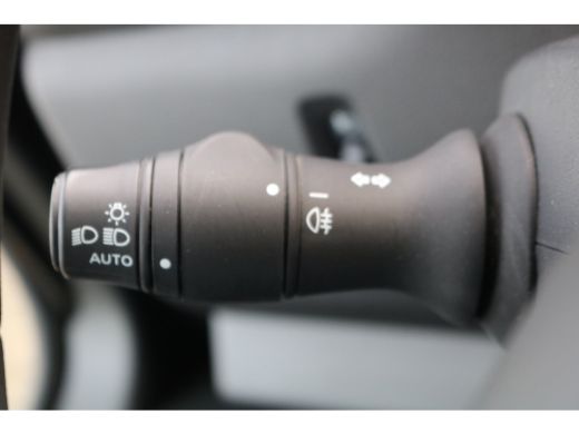 Renault Master 2.3 dCi 135pk L2 H2 Airco Navigatie Imperiaal Inrichting ActivLease financial lease