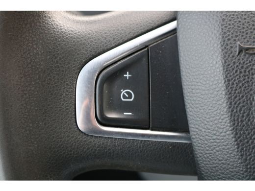 Renault Master 2.3 dCi 135pk L2 H2 Airco Navigatie Imperiaal Inrichting ActivLease financial lease