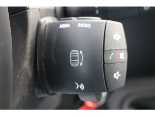 Renault Master 2.3 dCi 135pk L2 H2 Airco Navigatie Imperiaal Inrichting ActivLease financial lease