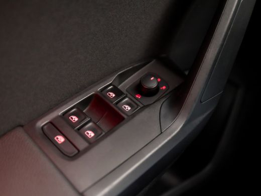 Seat Arona 1.0 TSI FR Sport Automaat (APPLE CARPLAY, GROOT NAVI, CLIMATE, STOELVERWARMING, SPORTSTOELEN, SFE... ActivLease financial lease