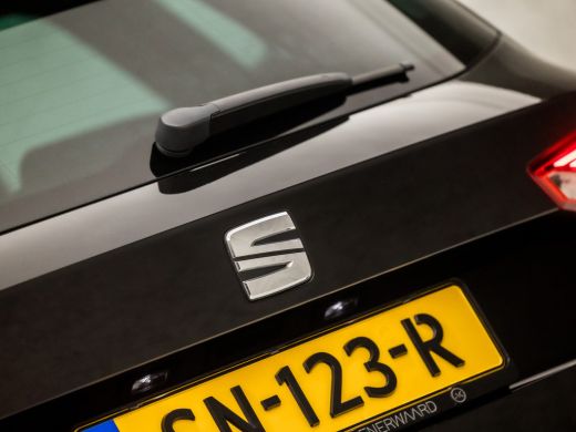 Seat Arona 1.0 TSI FR Sport Automaat (APPLE CARPLAY, GROOT NAVI, CLIMATE, STOELVERWARMING, SPORTSTOELEN, SFE... ActivLease financial lease