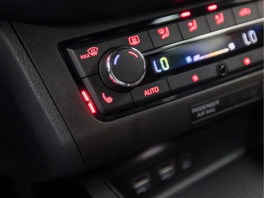 Seat Arona 1.0 TSI FR Sport Automaat (APPLE CARPLAY, GROOT NAVI, CLIMATE, STOELVERWARMING, SPORTSTOELEN, SFE... ActivLease financial lease