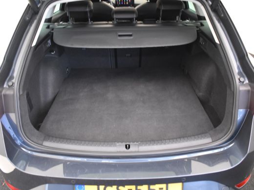 Seat Leon 1.4 TSI eHybrid PHEV FR l Stoel en Stuurverwarming l Achteruitrij Camera l Panoramadak l FULL LED... ActivLease financial lease