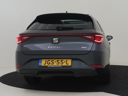 Seat Leon 1.4 TSI eHybrid PHEV FR l Stoel en Stuurverwarming l Achteruitrij Camera l Panoramadak l FULL LED... ActivLease financial lease